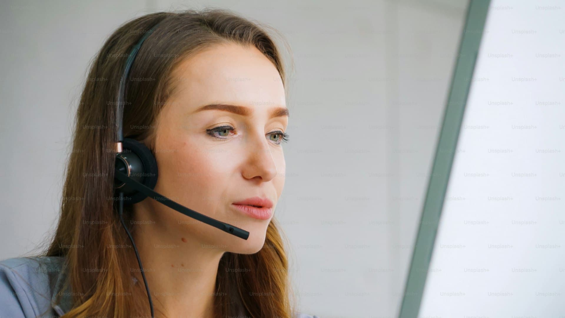 Customer service professional ready to help with your expungement case